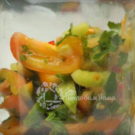 Салат с помидорами и яйцом - рецепты с фото