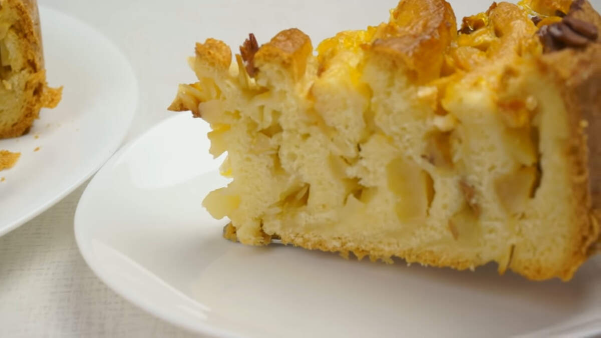 Яблочный пирог Улитка получился простой восхитительным. Ароматная пышная сдоба и вкуснейшая начинка дают потрясающее сочетание вкуса и аромата. 