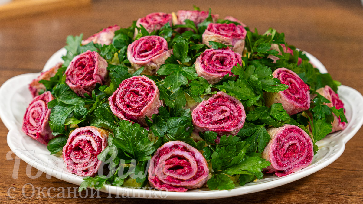 Праздничный салат Поляна с Розами