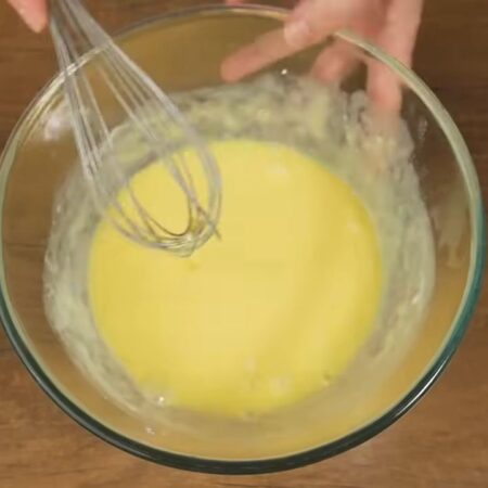 Все перемешиваем венчиком до однородной массы.